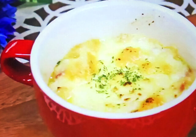 【シューイチ】カップスープ豆腐グラタンのレシピ｜リュウジのコンビニ食材バズレシピ