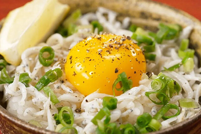 【家事ヤロウ】しらす卵かけご飯のレシピ｜藤木直人さん直伝