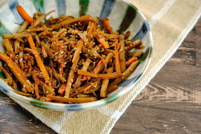 【DAIGOも台所】にんじんとゴボウの炒めもののレシピ 中華風料理
