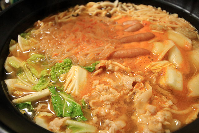 【土曜は何する】旨辛チリトマト鍋のレシピ(カゴメ鍋スープ)安井レイコおすすめトレンド鍋つゆ