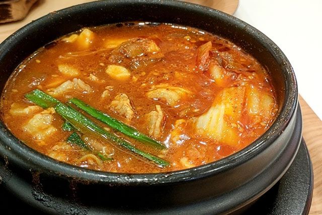 【土曜は何する】納豆とあさりのチゲの美韓レシピ Atsushi先生の美肌に良い韓国料理